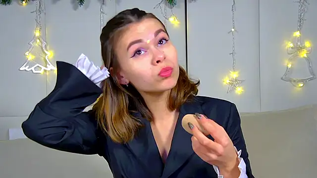 Snapshot of PollyLanders chatting on 17, 12, 2024 PollyLanders online show from 17, 12, 2024