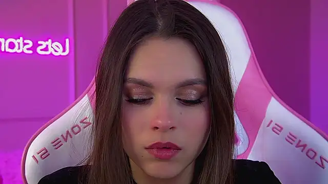 Snapshot of PollyLanders chatting on 6, 3, 2026 PollyLanders online show from 6, 3, 2026