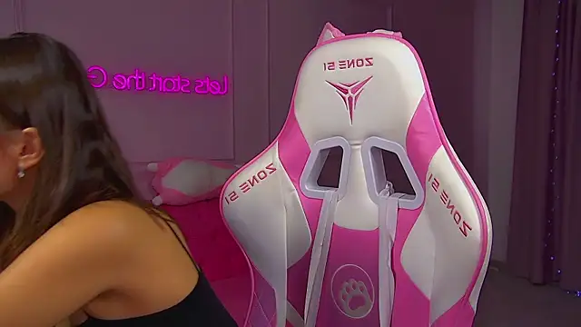 Snapshot of PollyLanders chatting on 21, 3, 2026 PollyLanders online show from 21, 3, 2026