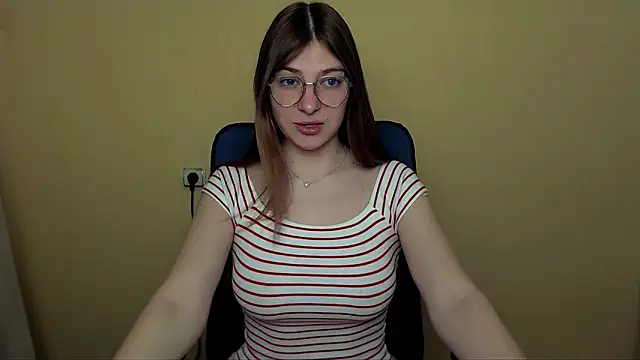 Snapshot of Luna_Lush_ chatting on 17, 4, 2026 Luna Lush online show from 17, 4, 2026