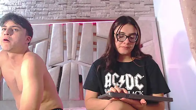 Snapshot of mia_and_austin chatting on 7, 2, 2025 mia and austin online show from 7, 2, 2025