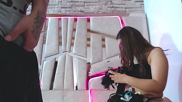 Snapshot of mia_and_austin chatting on 22, 3, 2025 mia and austin online show from 22, 3, 2025