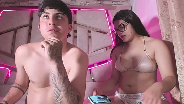 Snapshot of mia_and_austin chatting on 23, 9, 2025 mia and austin online show from 23, 9, 2025