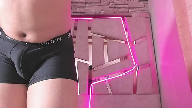 Snapshot of mia_and_austin chatting on 24, 10, 2025 mia and austin online show from 24, 10, 2025