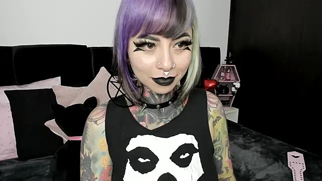 Snapshot of NikkiRamone chatting on 15, 2, 2025 NikkiRamone online show from 15, 2, 2025