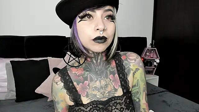 Snapshot of NikkiRamone chatting on 19, 2, 2025 NikkiRamone online show from 19, 2, 2025