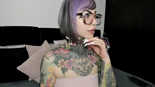 Snapshot of NikkiRamone chatting on 21, 2, 2025 NikkiRamone online show from 21, 2, 2025