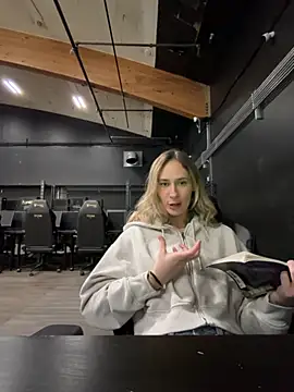 Snapshot of M1ssyk1ssy chatting on 22, 3, 2026 M1ssyk1ssy online show from 22, 3, 2026