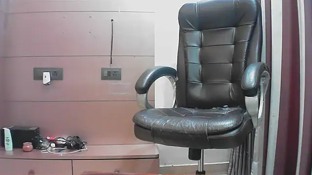 Snapshot of collage_hoty chatting on 15, 11, 2025 collage hoty online show from 15, 11, 2025