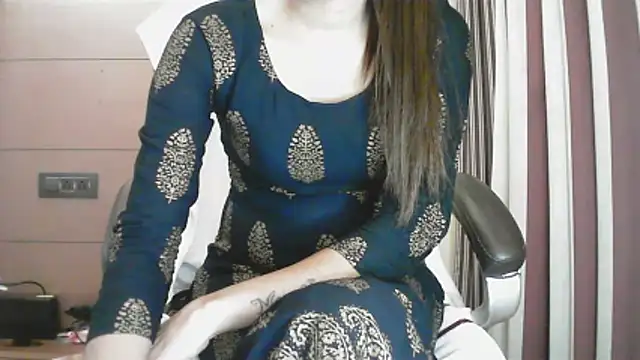 Snapshot of collage_hoty chatting on 18, 12, 2025 collage hoty online show from 18, 12, 2025