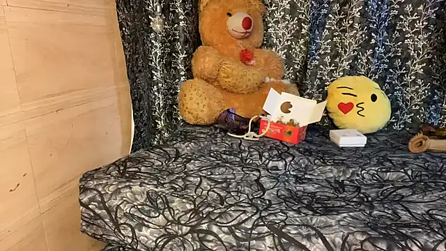 Snapshot of mystical_zara chatting on 5, 2, 2025 mystical zara online show from 5, 2, 2025