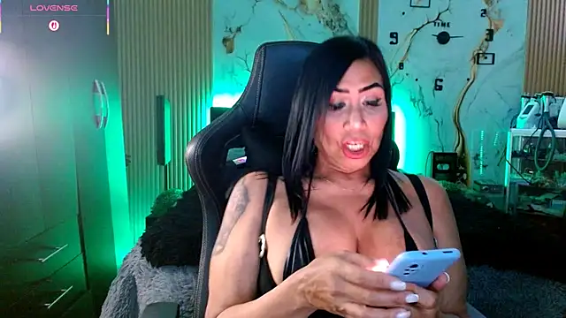 Snapshot of Demion_prince chatting on 19, 4, 2026 Demion prince online show from 19, 4, 2026