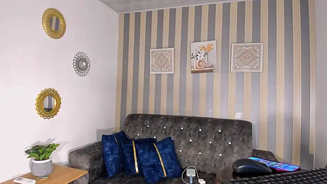 Keila Mendoza online show from 16, 4, 2026