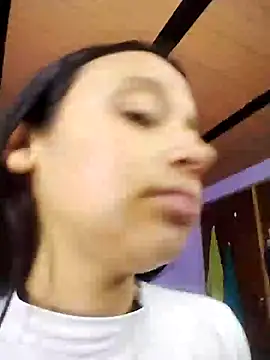 Snapshot of emma_ambar chatting on 12, 1, 2025 emma ambar online show from 12, 1, 2025