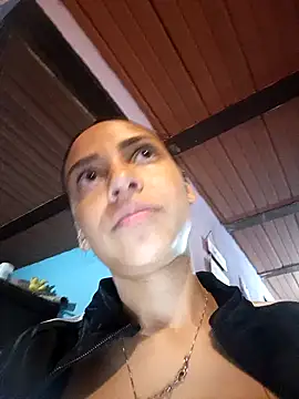 Snapshot of emma_ambar chatting on 5, 2, 2025 emma ambar online show from 5, 2, 2025