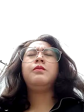 Snapshot of lara_moon25 chatting on 15, 12, 2024 lara moon25 online show from 15, 12, 2024