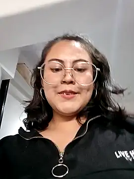 Snapshot of lara_moon25 chatting on 16, 12, 2024 lara moon25 online show from 16, 12, 2024