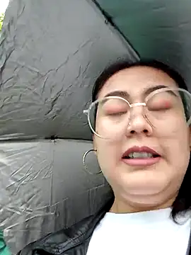 Snapshot of lara_moon25 chatting on 18, 3, 2025 lara moon25 online show from 18, 3, 2025