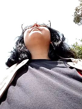 Snapshot of lara_moon25 chatting on 15, 10, 2025 lara moon25 online show from 15, 10, 2025