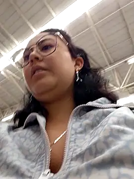 Snapshot of lara_moon25 chatting on 31, 10, 2025 lara moon25 online show from 31, 10, 2025