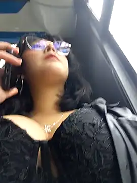 Snapshot of lara_moon25 chatting on 11, 11, 2025 lara moon25 online show from 11, 11, 2025