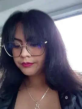 Snapshot of lara_moon25 chatting on 14, 11, 2025 lara moon25 online show from 14, 11, 2025