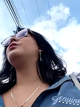 Snapshot of lara_moon25 chatting on 21, 11, 2025 lara moon25 online show from 21, 11, 2025