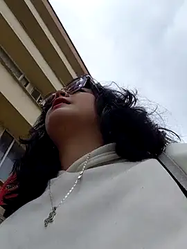 Snapshot of lara_moon25 chatting on 23, 11, 2025 lara moon25 online show from 23, 11, 2025