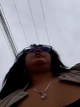 Snapshot of lara_moon25 chatting on 27, 11, 2025 lara moon25 online show from 27, 11, 2025