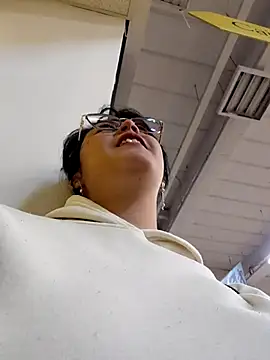 Snapshot of lara_moon25 chatting on 1, 12, 2025 lara moon25 online show from 1, 12, 2025