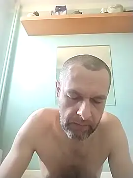 Snapshot of Andrzej-M chatting on 5, 4, 2026 Andrzej-M online show from 5, 4, 2026