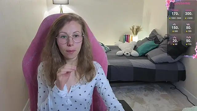 Snapshot of Lill_Mary chatting on 6, 10, 2025 Lill Mary online show from 6, 10, 2025