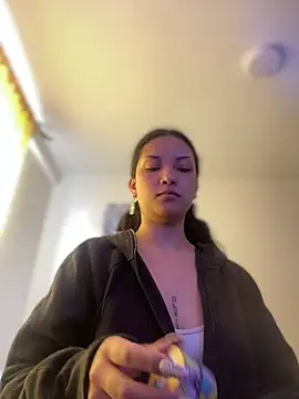 baby lizy online show from 18, 3, 2026