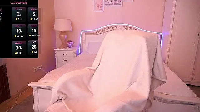 MirandaWong online show from 29, 1, 2025