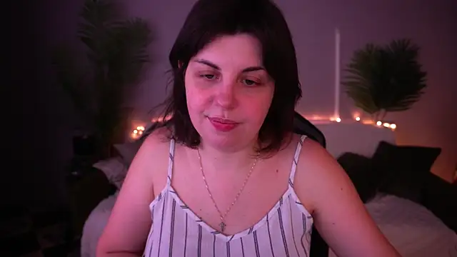 Snapshot of MirandaWong chatting on 9, 4, 2026 MirandaWong online show from 9, 4, 2026