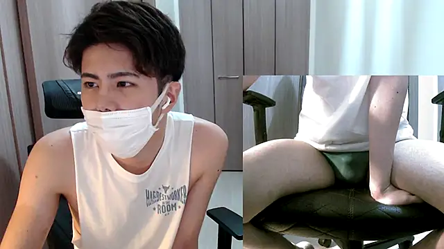 Snapshot of ryota_kkk chatting on 31, 10, 2025 ryota kkk online show from 31, 10, 2025