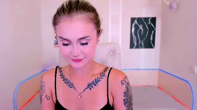 Snapshot of _Ravenaa chatting on 13, 9, 2025 Ravenaa online show from 13, 9, 2025