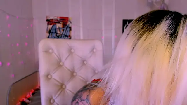 Snapshot of _Ravenaa chatting on 11, 10, 2025 Ravenaa online show from 11, 10, 2025