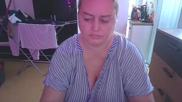 Meliss Official9 online show from 10, 3, 2025