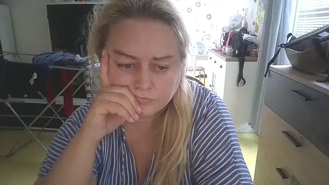 Meliss Official9 online show from 15, 3, 2025