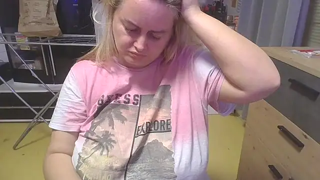 Meliss Official9 online show from 20, 3, 2025