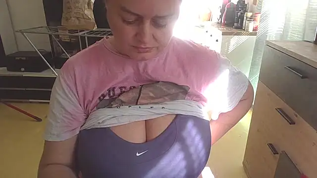 Meliss Official9 online show from 21, 3, 2025