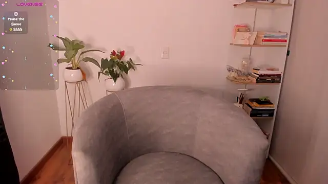 Snapshot of danna_davis18 chatting on 17, 12, 2024 danna davis18 online show from 17, 12, 2024