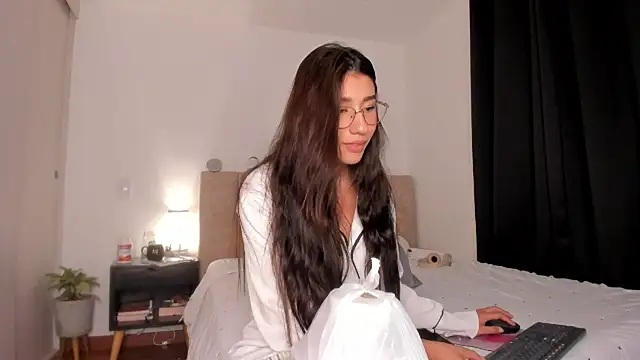Snapshot of danna_davis18 chatting on 5, 2, 2025 danna davis18 online show from 5, 2, 2025