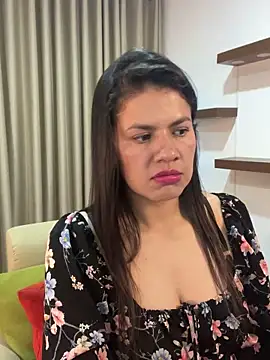 Alice Biel online show from 4, 3, 2025