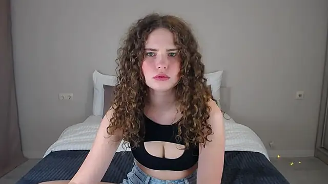 Snapshot of AlenaDast chatting on 2, 3, 2025 AlenaDast online show from 2, 3, 2025