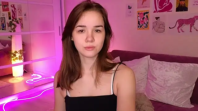 Snapshot of LindaRobertz chatting on 2, 3, 2025 LindaRobertz online show from 2, 3, 2025