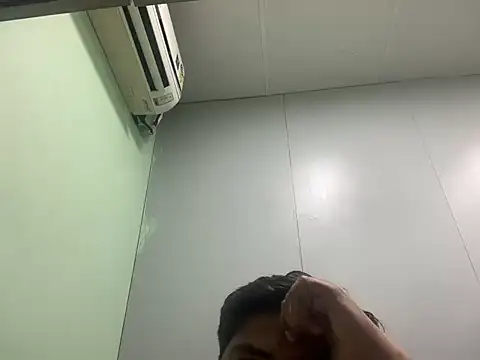 Snapshot of Mixups161 chatting on 15, 12, 2025 Mixups161 online show from 15, 12, 2025