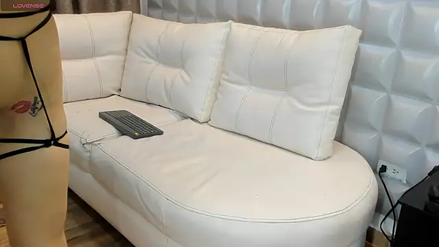 valentinasu1 online show from 18, 2, 2025