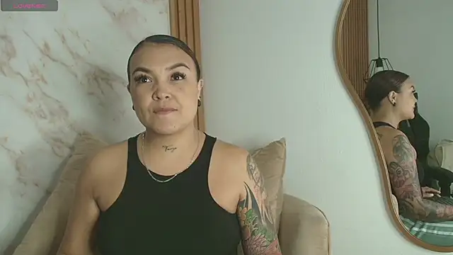 Snapshot of lyn_adamns chatting on 8, 10, 2025 lyn adamns online show from 8, 10, 2025